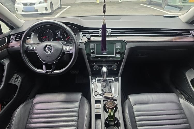 Used Volkswagen Magotan 2018 Facelift 330TSI DSG Luxury Model Center Console