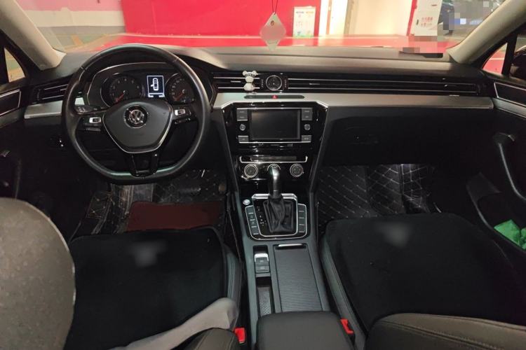 Used Volkswagen Magotan 2018 330TSI DSG Advanced Model Center Console
