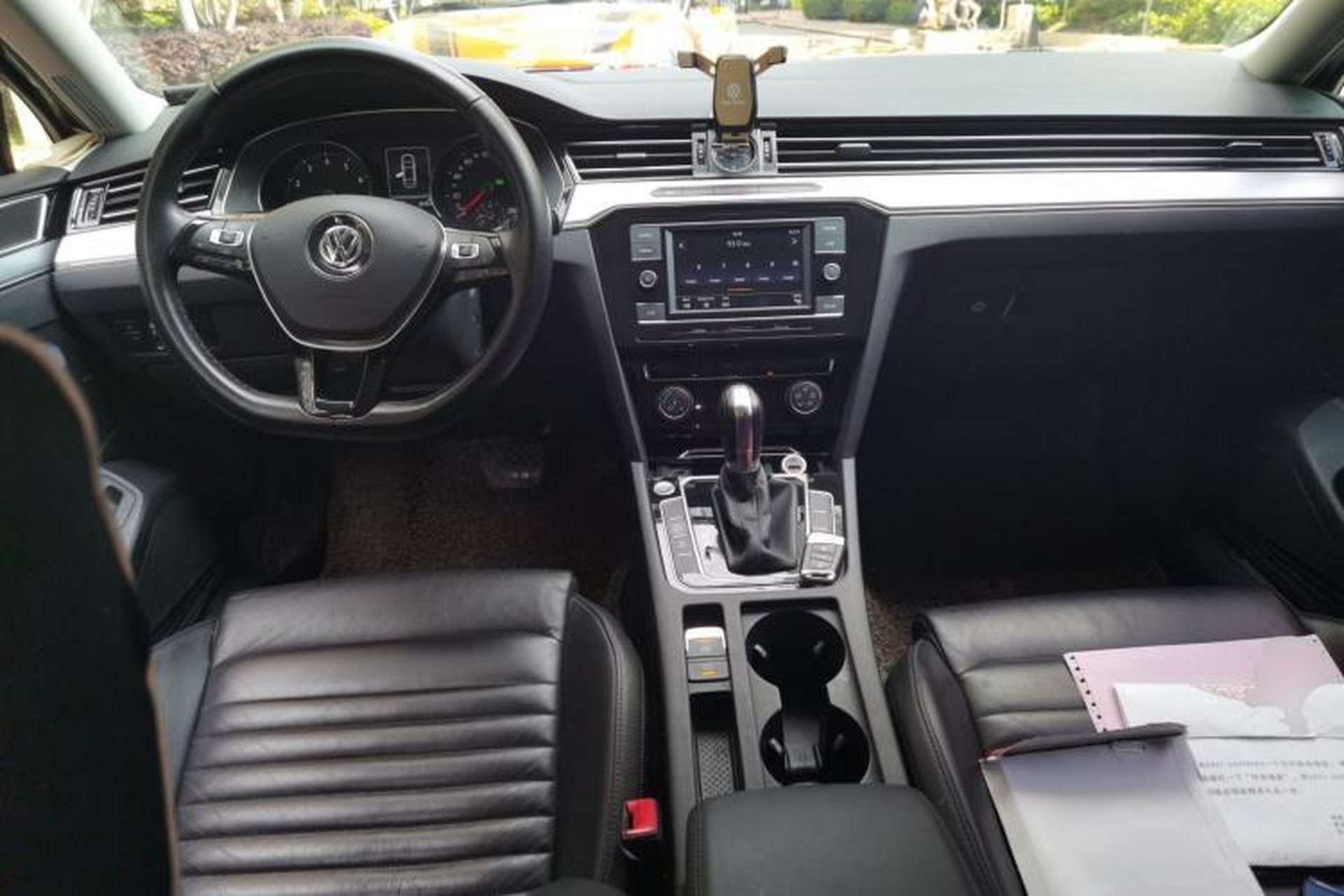 Used Volkswagen Magotan 2018 330TSI DSG Advanced Model Center Console