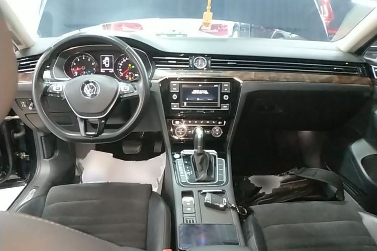 Used Volkswagen Magotan 2018 380TSI DSG Luxury Model Center Console