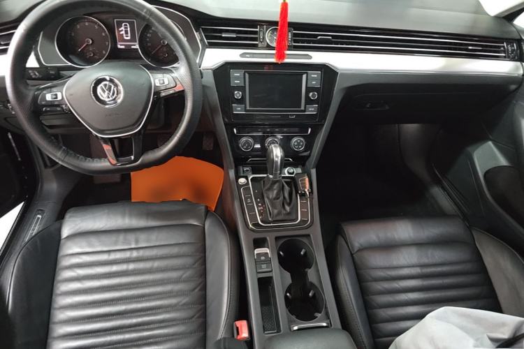Used Volkswagen Magotan 2018 330TSI DSG Advanced Model Center Console
