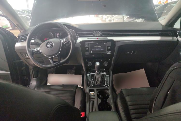 Used Volkswagen Magotan 2018 330TSI DSG Advanced Model Center Console