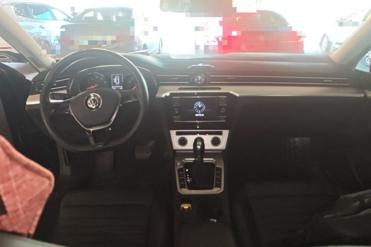 Used Volkswagen Magotan 2018 280TSI DSG Comfort Model Center Console