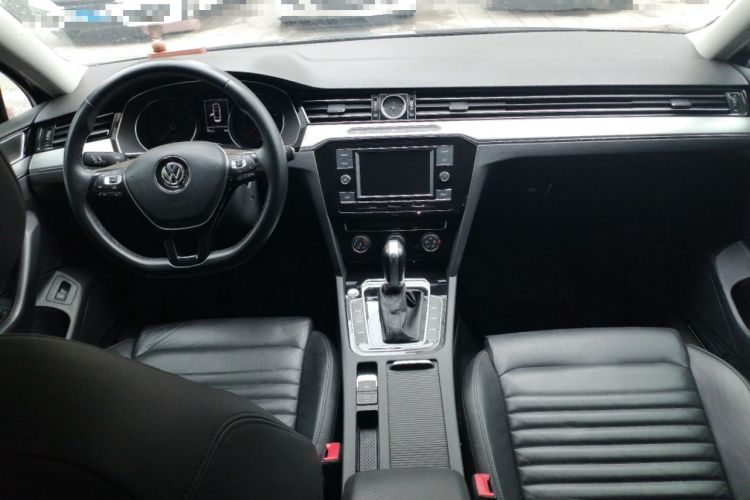 Used Volkswagen Magotan 2018 330TSI DSG Advanced Model Center Console