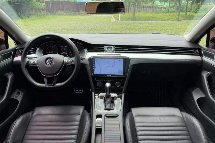 Used Volkswagen Magotan 2018 330TSI DSG Advanced Model Center Console