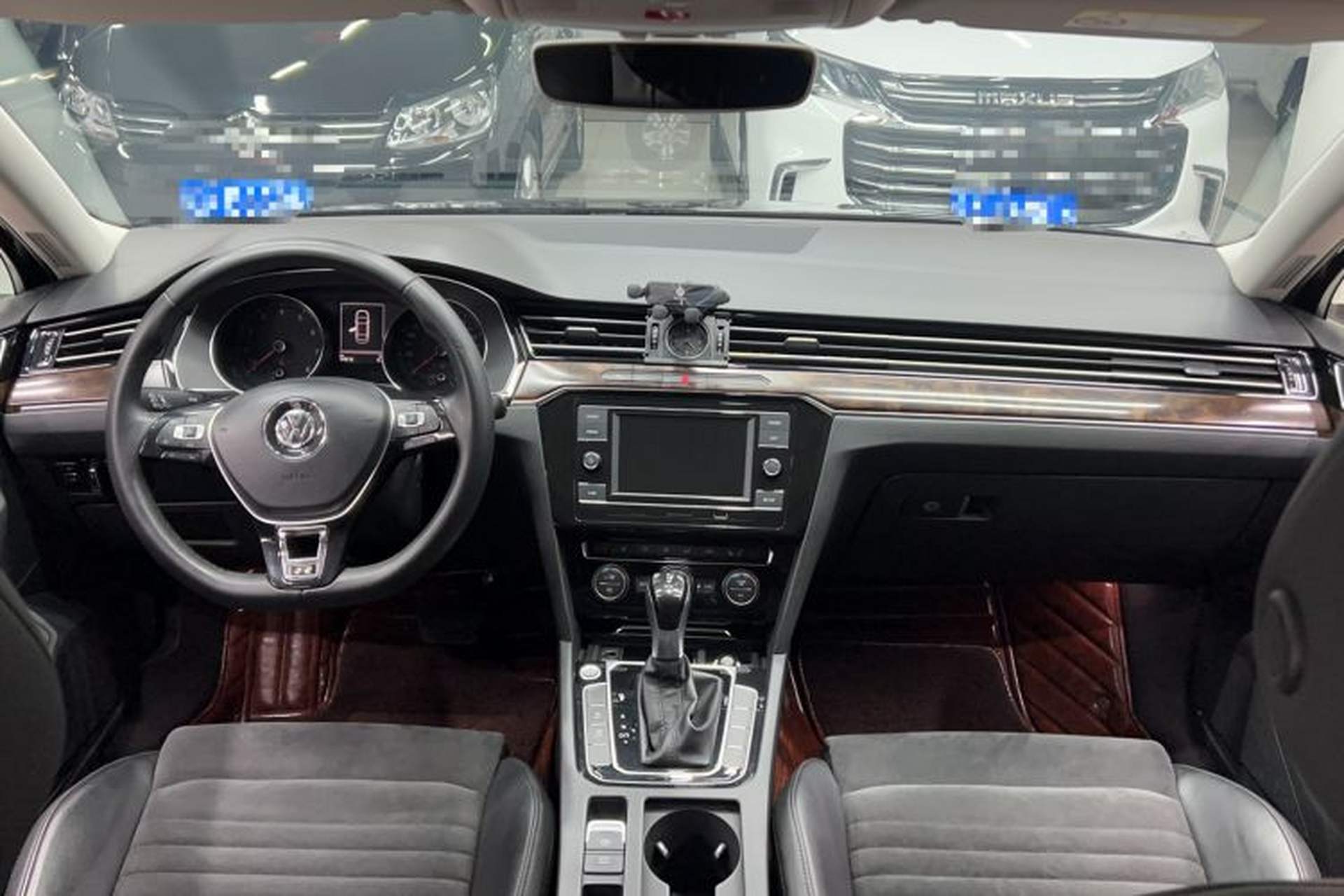 Used Volkswagen Magotan 2018 330TSI DSG Luxury Model Center Console