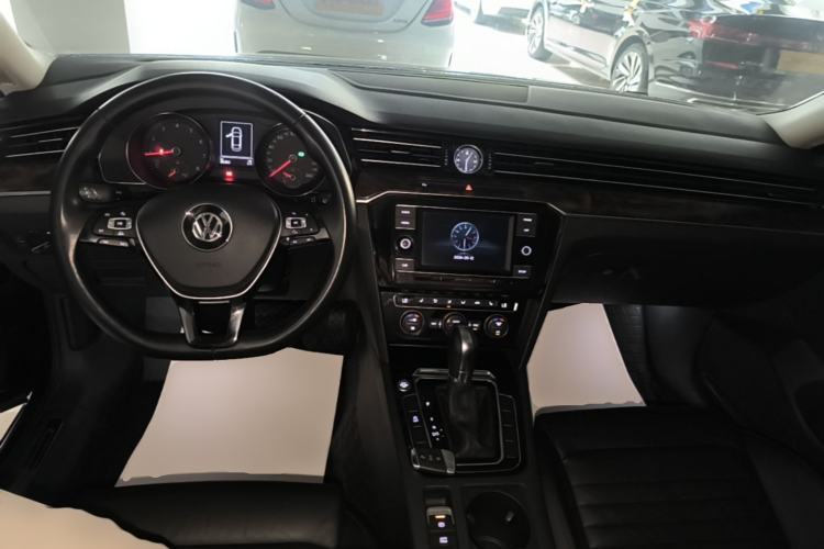 Used Volkswagen Magotan 2018 Facelift 330TSI DSG Luxury Model Center Console