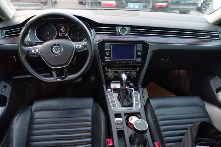 Used Volkswagen Magotan 2018 Facelift 330TSI DSG Luxury Model Center Console