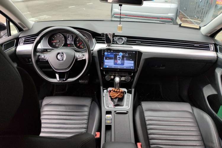 Used Volkswagen Magotan 2018 330TSI DSG Advanced Model Center Console