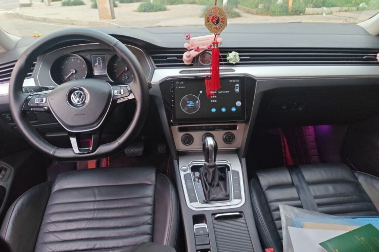 Used Volkswagen Magotan 2018 280TSI DSG Enjoyment Model Center Console