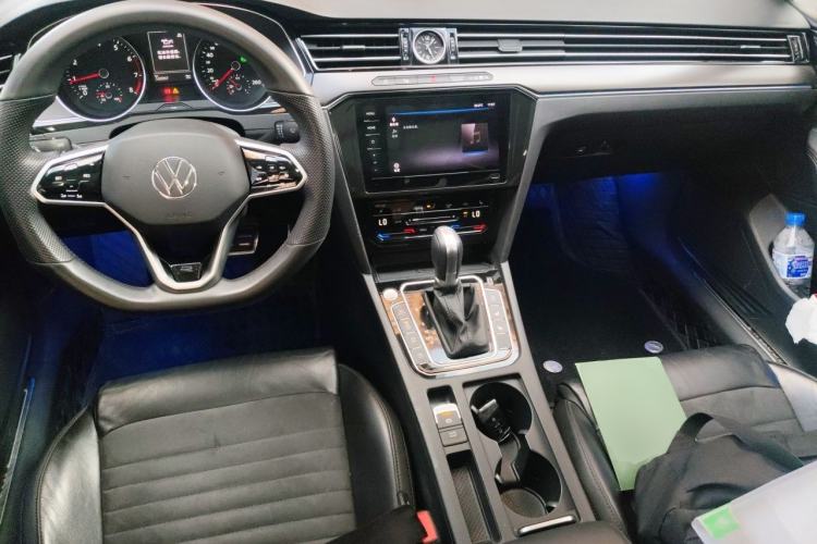 Used Volkswagen Magotan 2018 330TSI DSG Advanced Model Center Console