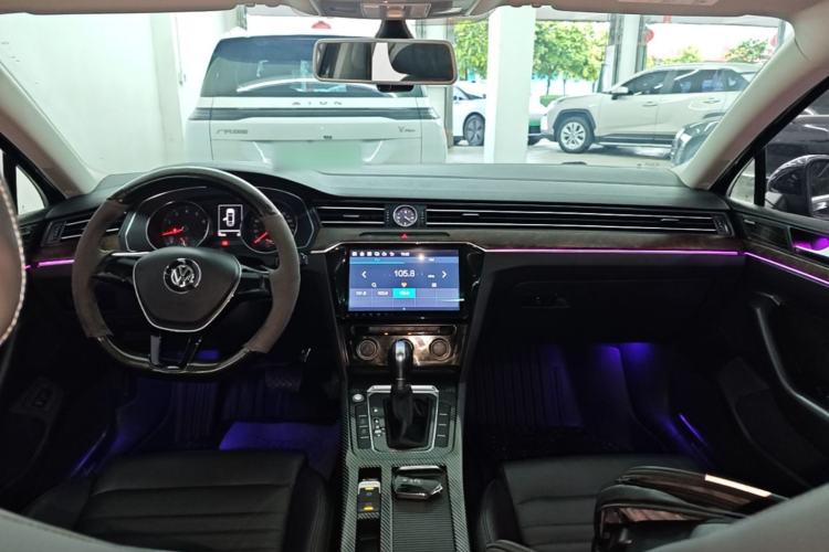 Used Volkswagen Magotan 2018 280TSI DSG Comfort Model Center Console