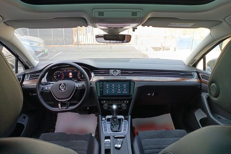Used Volkswagen Magotan 2018 380TSI DSG Prestige Model Center Console