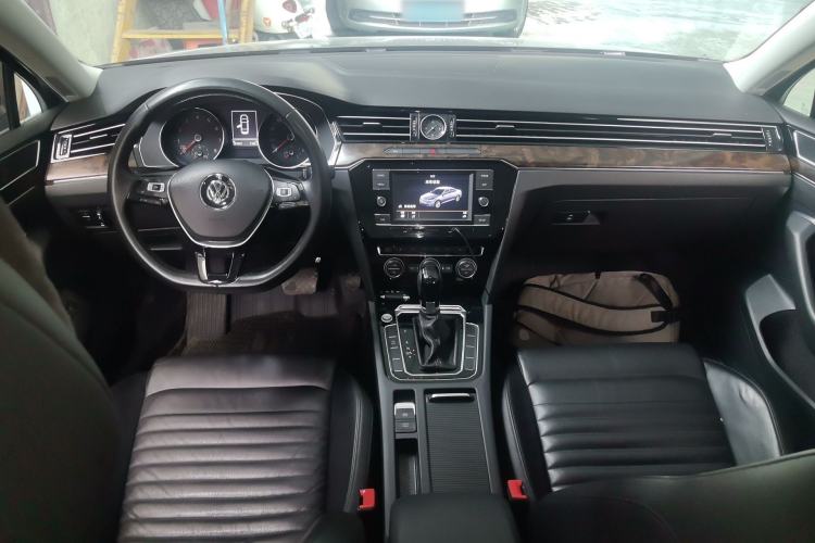 Used Volkswagen Magotan 2018 Facelift 330TSI DSG Luxury Model Center Console