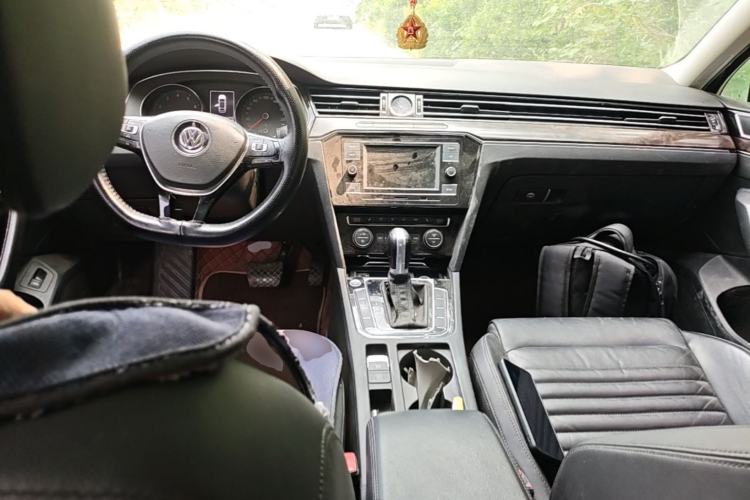 Used Volkswagen Magotan 2018 Facelift 330TSI DSG Luxury Model Center Console