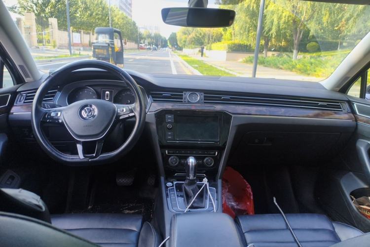 Used Volkswagen Magotan 2018 Facelift 380TSI DSG Luxury Version Center Console