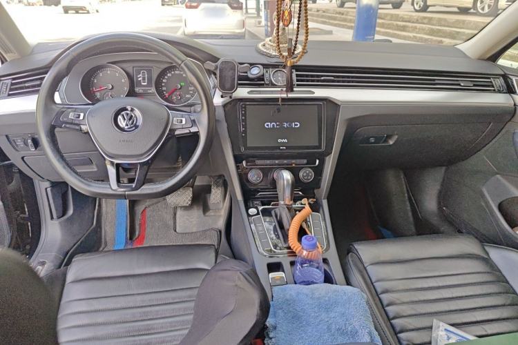 Used Volkswagen Magotan 2018 330TSI DSG Advanced Model Center Console