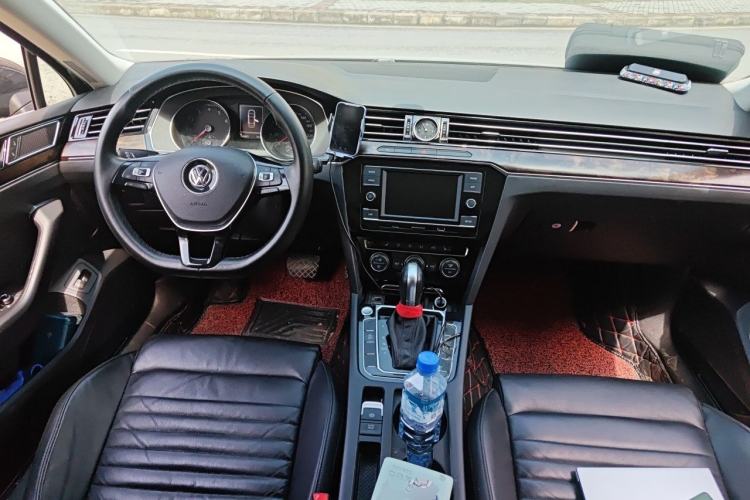Used Volkswagen Magotan 2018 Facelift 330TSI DSG Luxury Model Center Console