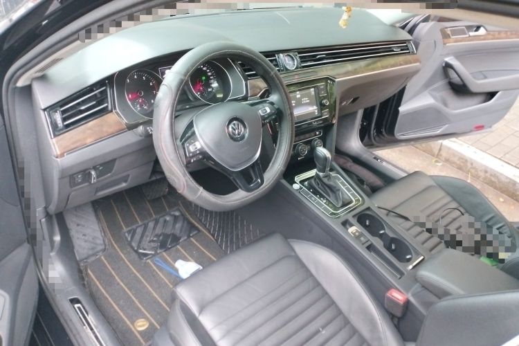 Used Volkswagen Magotan 2018 Facelift 330TSI DSG Luxury Model Center Console