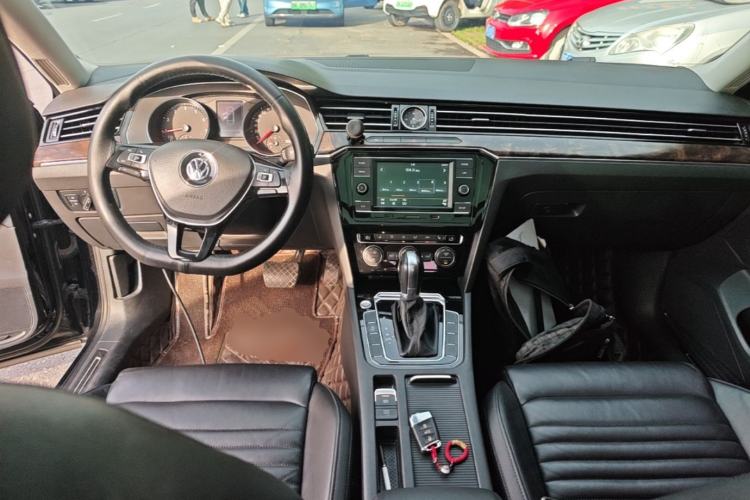 Used Volkswagen Magotan 2018 Facelift 330TSI DSG Luxury Model Center Console