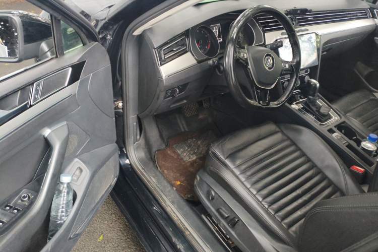 Used Volkswagen Magotan 2018 330TSI DSG Advanced Model Driver Seat