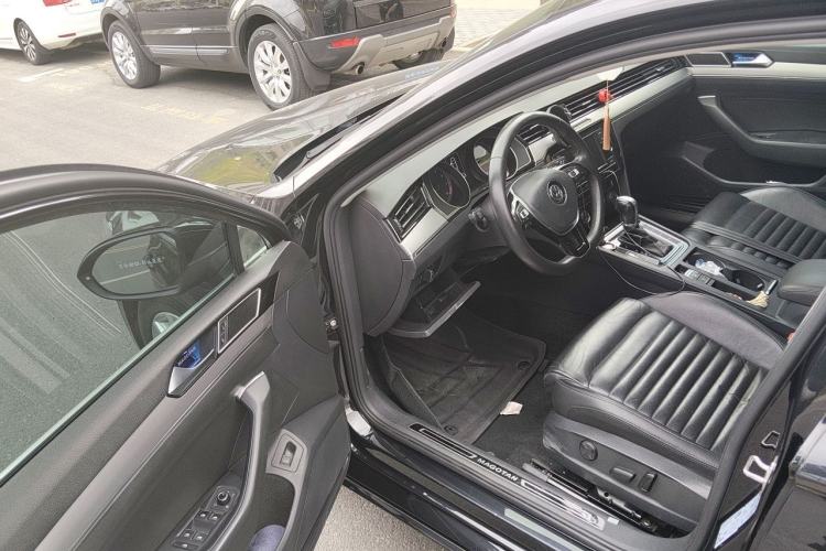 Used Volkswagen Magotan 2018 330TSI DSG Advanced Model Driver Seat