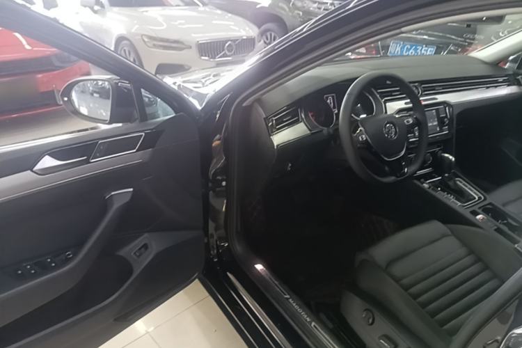 Used Volkswagen Magotan 2018 280TSI DSG Leading Model Driver Seat