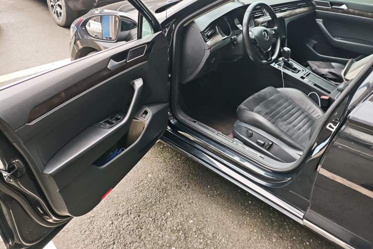 Used Volkswagen Magotan 2018 330TSI DSG Luxury Model Driver Seat
