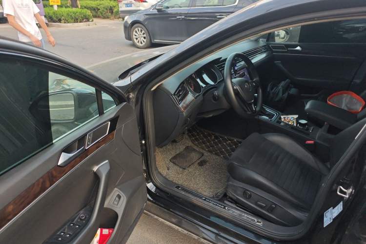 Used Volkswagen Magotan 2018 330TSI DSG Luxury Model Driver Seat