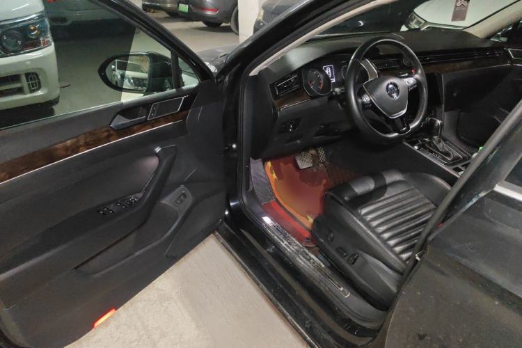Used Volkswagen Magotan 2018 Facelift 330TSI DSG Luxury Model Driver Seat