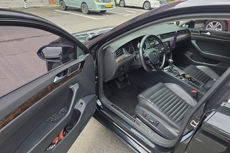 Used Volkswagen Magotan 2018 Facelift 330TSI DSG Luxury Model Driver Seat