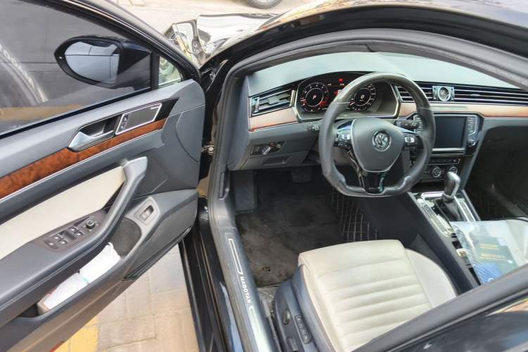 Used Volkswagen Magotan 2018 380TSI DSG Flagship Edition Driver Seat