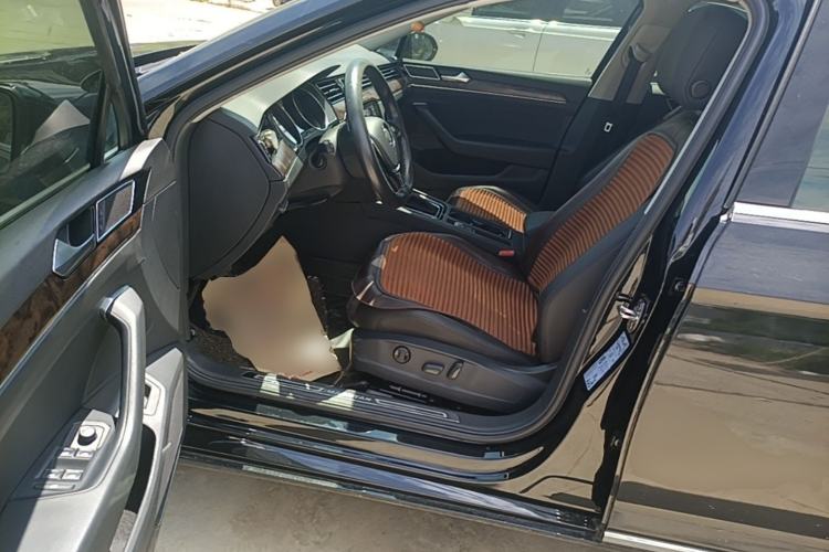 Used Volkswagen Magotan 2018 Facelift 330TSI DSG Luxury Model Driver Seat