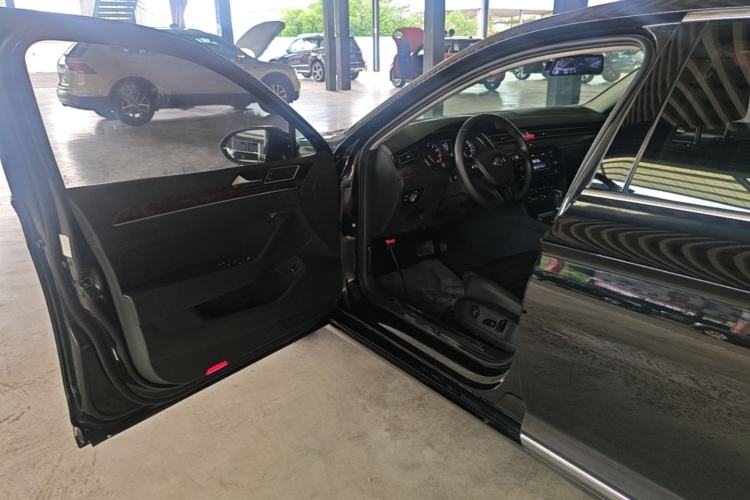 Used Volkswagen Magotan 2018 Facelift 330TSI DSG Luxury Model Driver Seat