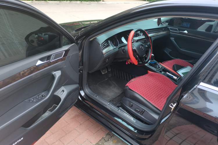 Used Volkswagen Magotan 2018 Facelift 330TSI DSG Luxury Model Driver Seat