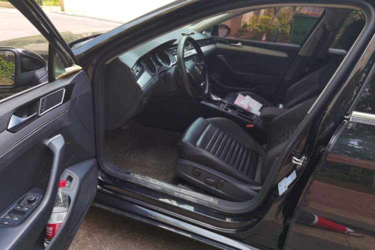 Used Volkswagen Magotan 2018 330TSI DSG Advanced Model Driver Seat