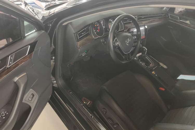Used Volkswagen Magotan 2018 330TSI DSG Luxury Model Driver Seat