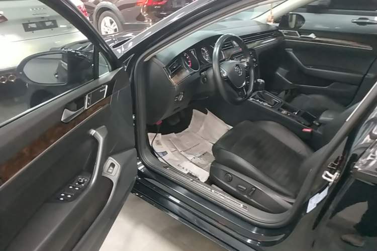 Used Volkswagen Magotan 2018 380TSI DSG Luxury Model Driver Seat