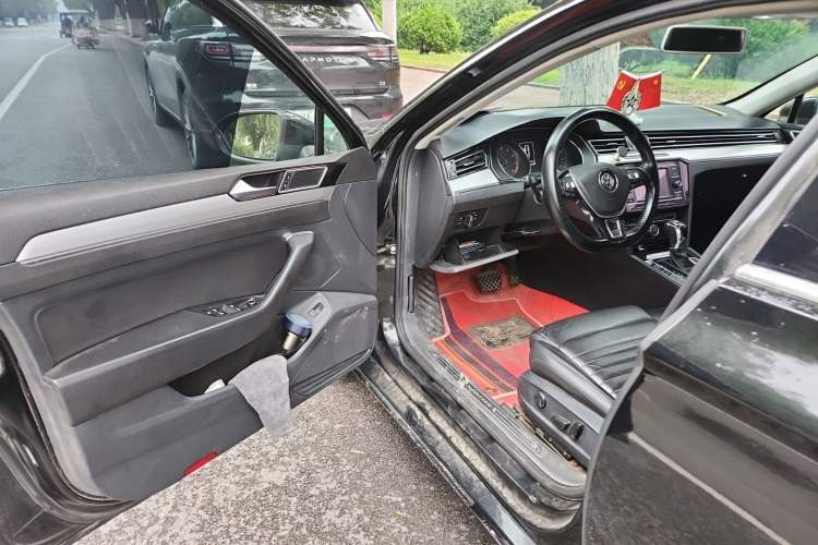 Used Volkswagen Magotan 2018 330TSI DSG Advanced Model Driver Seat
