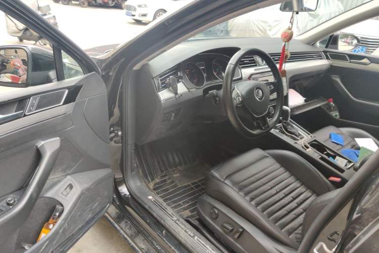 Used Volkswagen Magotan 2018 330TSI DSG Advanced Model Driver Seat