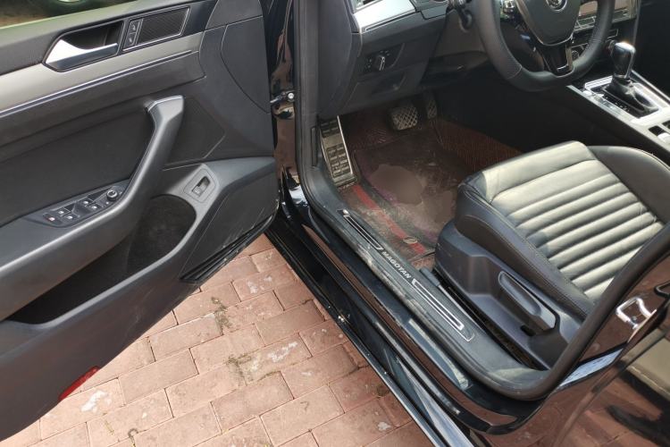 Used Volkswagen Magotan 2018 280TSI DSG Comfort Model Driver Seat