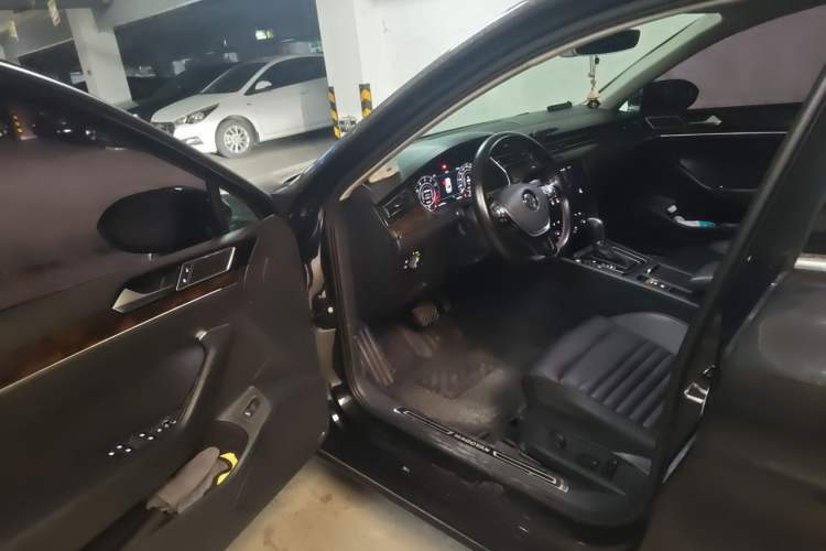 Used Volkswagen Magotan 2018 Facelift 330TSI DSG Luxury Model Driver Seat