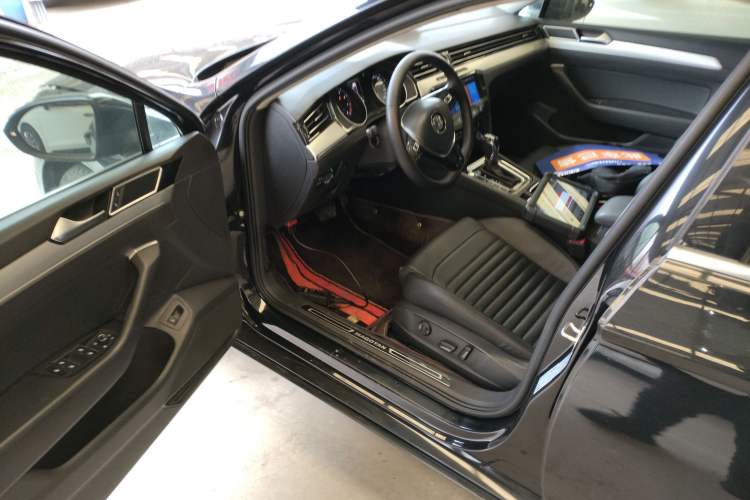 Used Volkswagen Magotan 2018 330TSI DSG Advanced Model Driver Seat