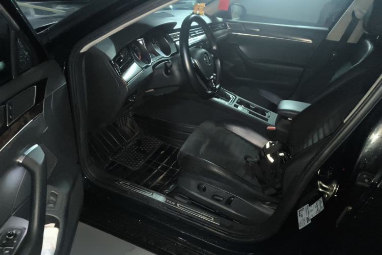 Used Volkswagen Magotan 2018 330TSI DSG Luxury Model Driver Seat