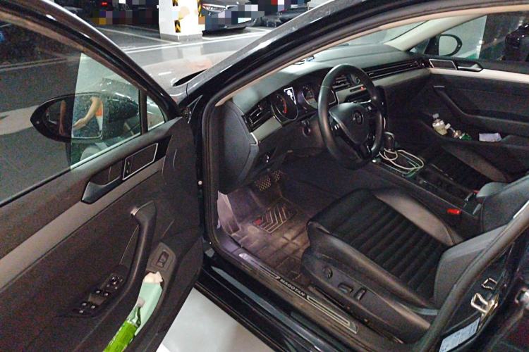 Used Volkswagen Magotan 2018 330TSI DSG Advanced Model Driver Seat