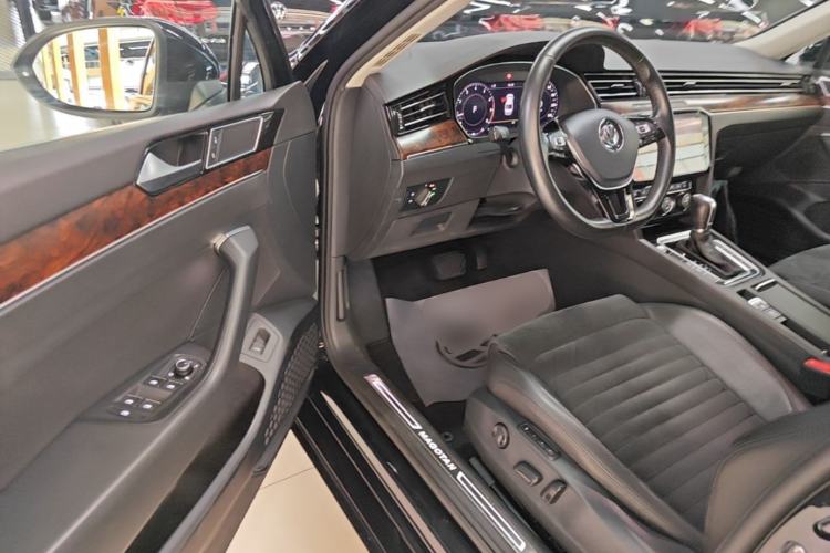 Used Volkswagen Magotan 2018 330TSI DSG Luxury Model Driver Seat