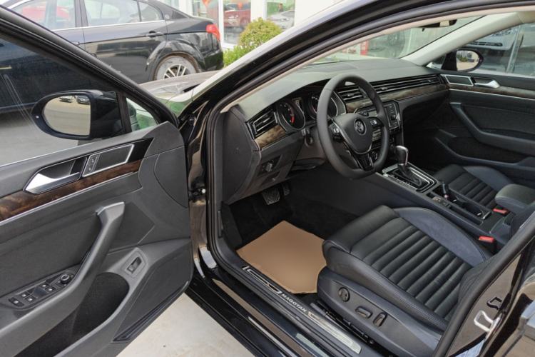Used Volkswagen Magotan 2018 Facelift 330TSI DSG Luxury Model Driver Seat