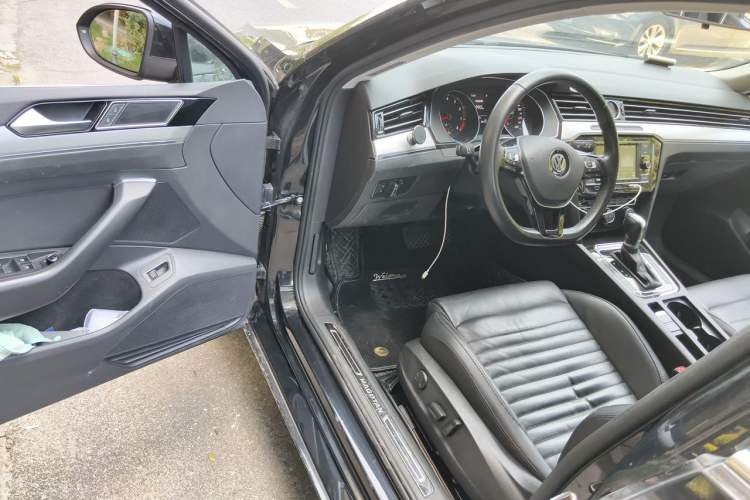 Used Volkswagen Magotan 2018 330TSI DSG Advanced Model Driver Seat
