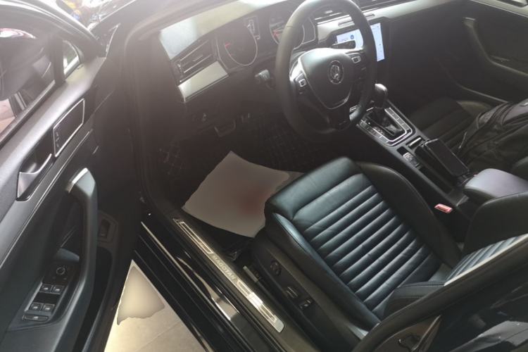 Used Volkswagen Magotan 2018 330TSI DSG Advanced Model Driver Seat