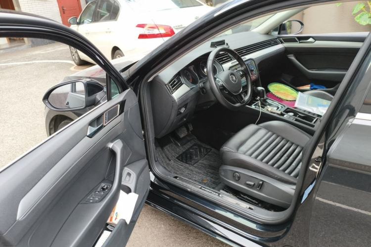 Used Volkswagen Magotan 2018 330TSI DSG Advanced Model Driver Seat